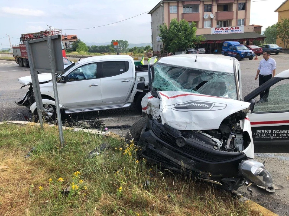 Zonguldak\'ta trafik kazası: 3 yaralı