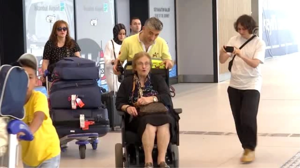 69 yıllık vatan özlemini gideren Raşel Kazes, Arjantin\'e döndü