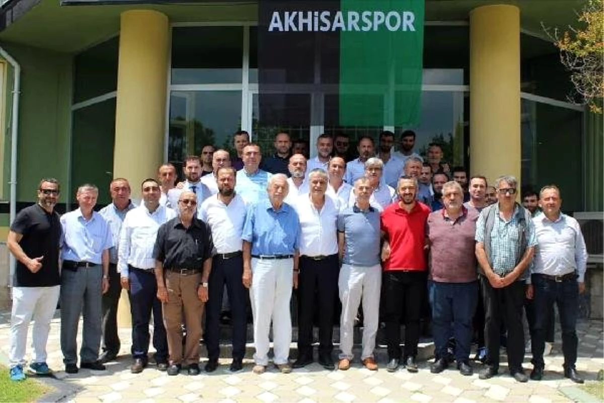 Akhisarspor\'da Eryüksel yeniden başkan
