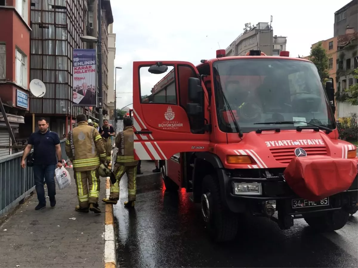 Alevler arasında kalan 3 kadınının yardımına itfaiye koştu