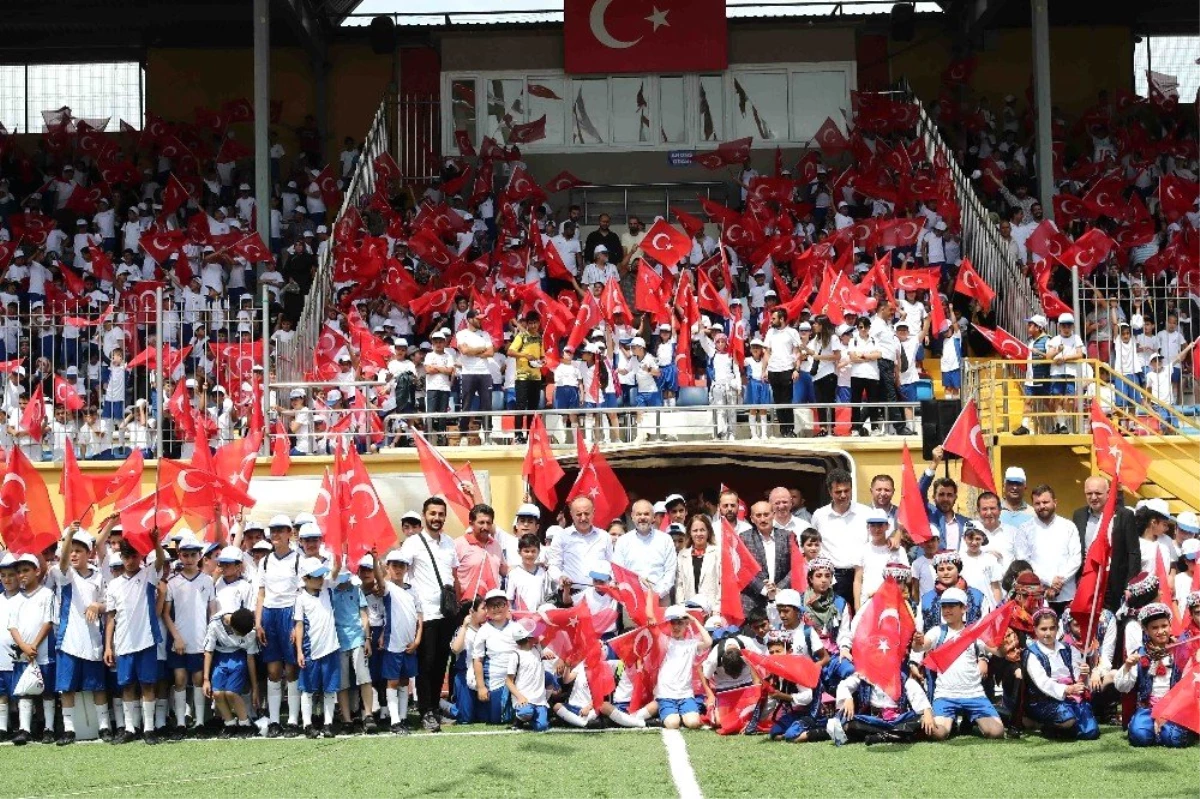 Bağcılar\'da 30 bin öğrenci yaz spor okullarına "Merhaba" dedi