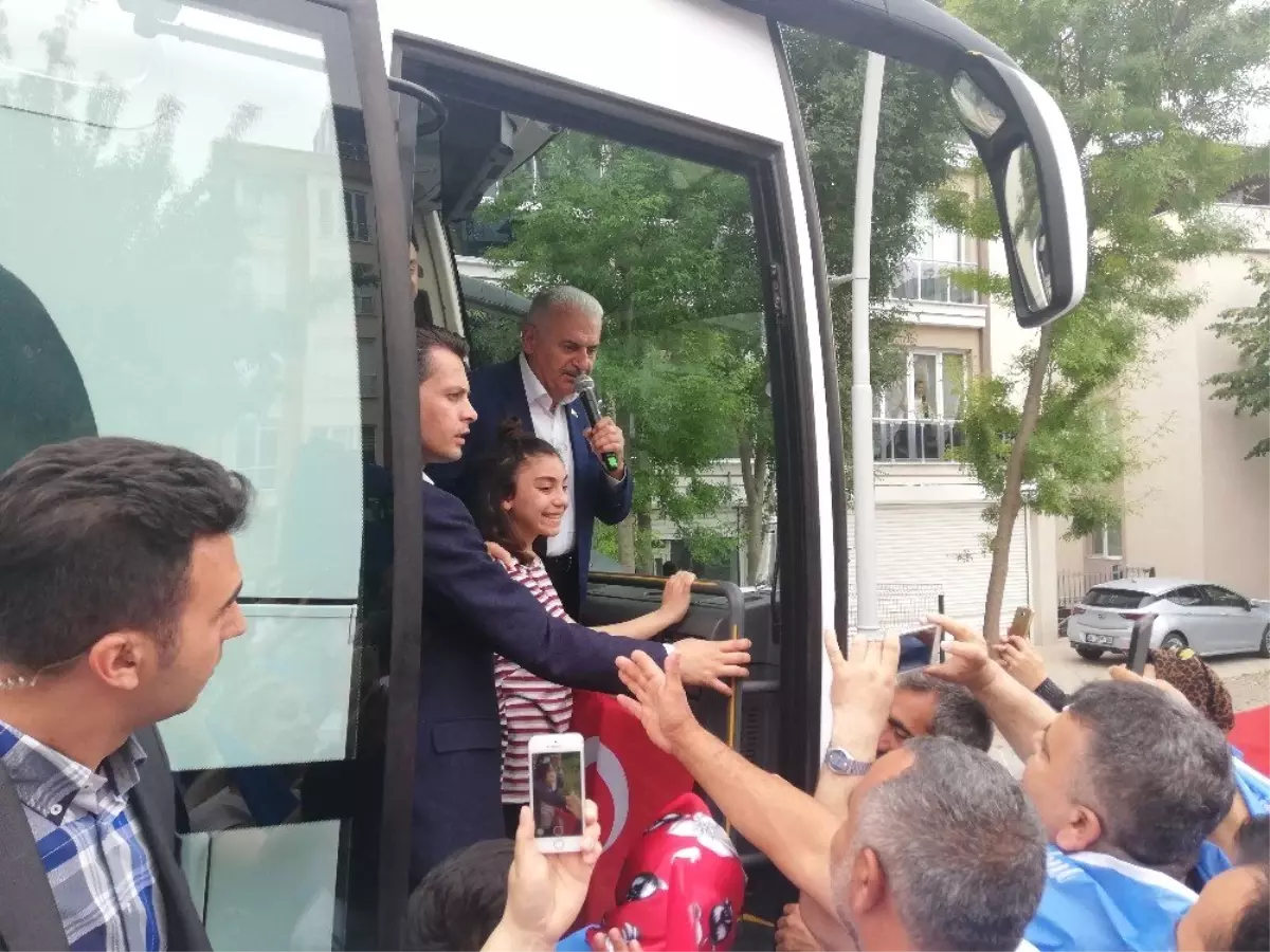 Binali Yıldırım\'a Beylikdüzü ve Büyükçekmece\'de büyük ilgi