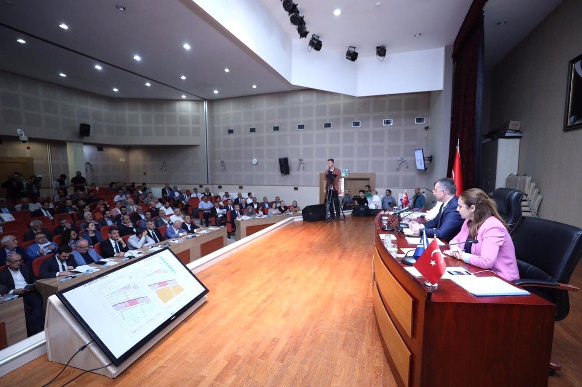 Büyükşehir\'in yönetim yapısı yeniden yapılandı