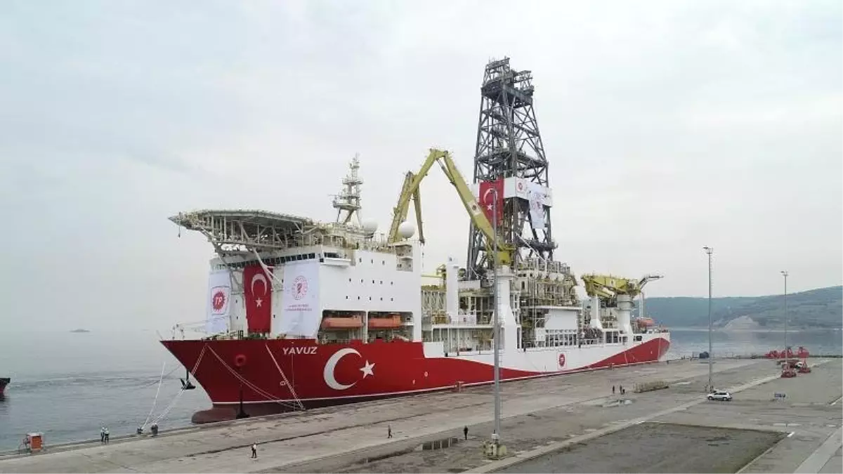 Doğu Akdeniz\'de doğal gaz arama geriliminde Türkiye\'den yeni adım: Yavuz sondaj gemisi yola çıktı