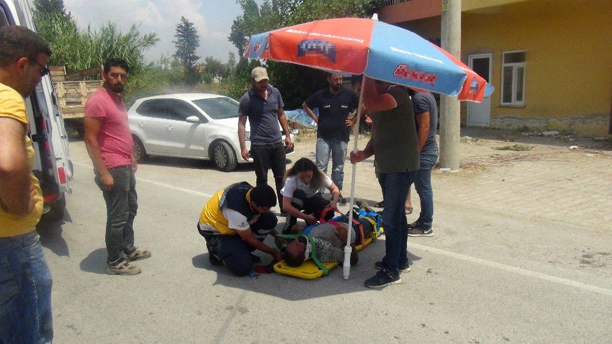 Enerji hattı çeken işçi direkten düştü