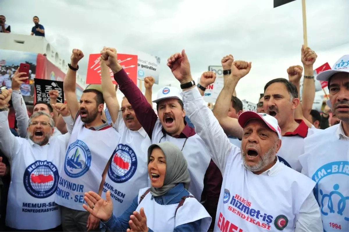 Hizmet -İş üyelerinin yürüyüşüne Memur-Sen\'den destek