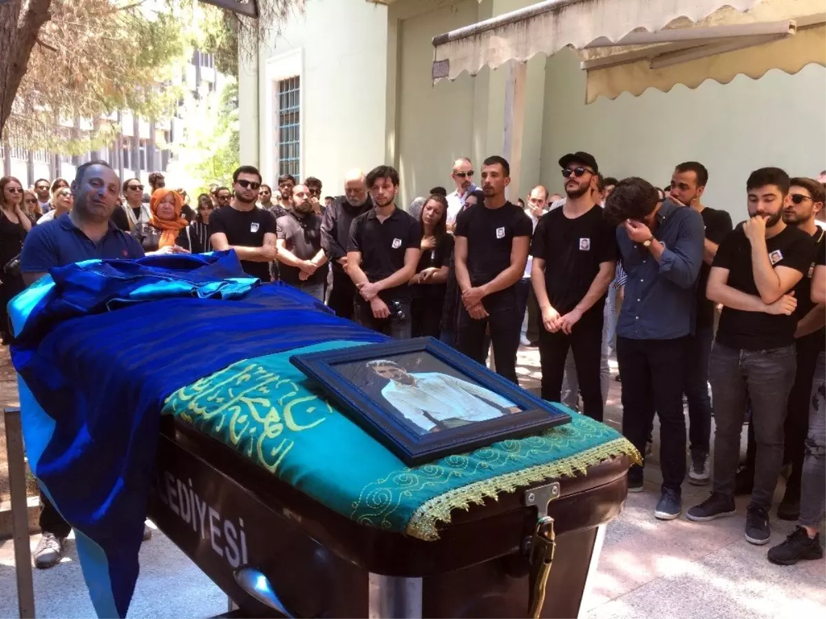 Mezuniyetine bir gün kala akıma kapılarak ölen gence acı veda