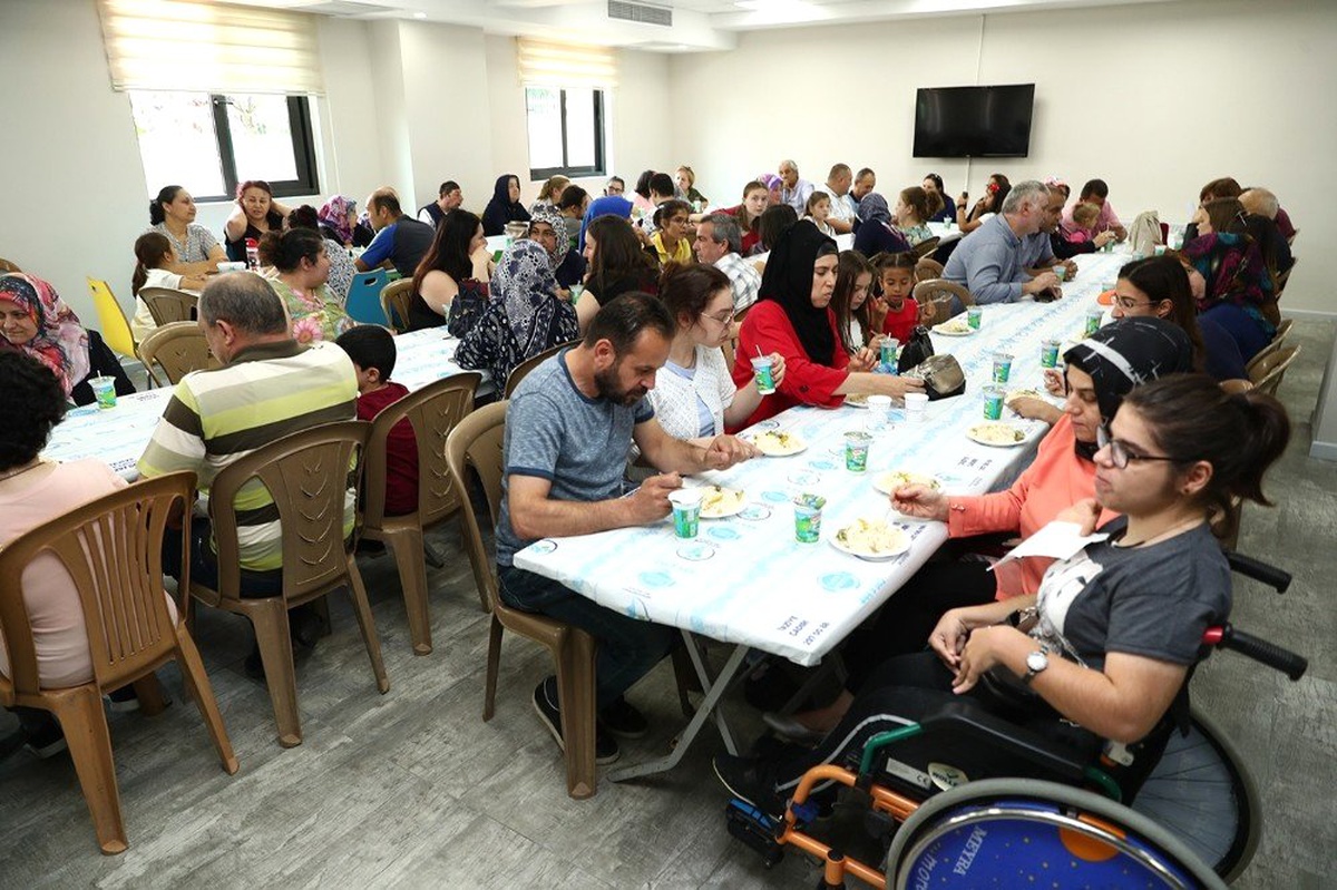 Özel öğrenciler aileleri ile doyasıya eğlendi