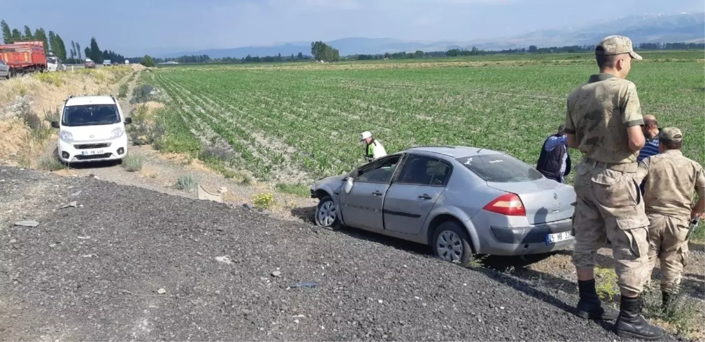 Pasinler\'de trafik kazası: 2 yaralı