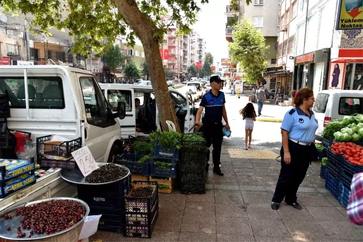 Toroslar zabıtasından kaldırım işgali denetimi