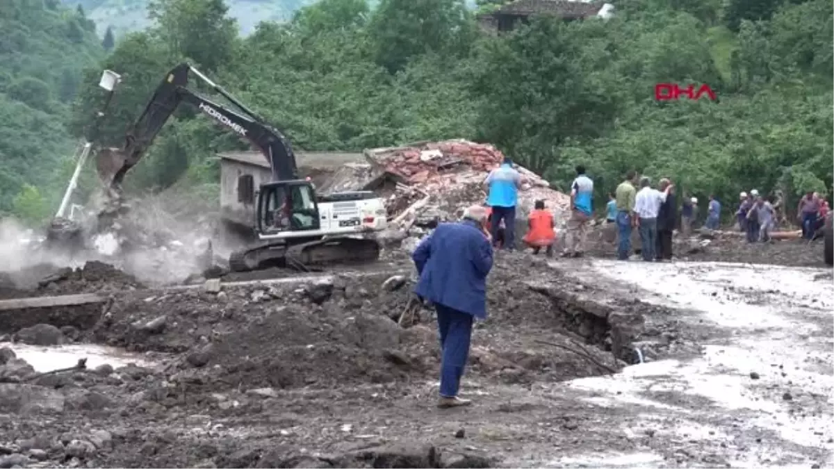 TRABZON SELDE HAYATINI KAYBEDEN KİŞİ TOPRAĞA VERİLDİ