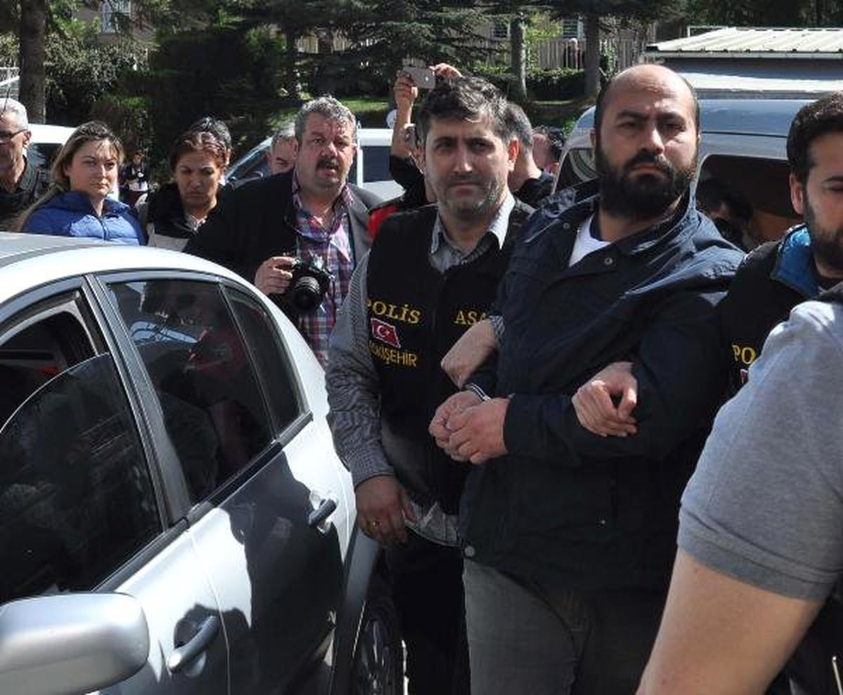4 akademisyenin katili, ilk duruşmada başını duvara vurup hakaretler yağdırdı