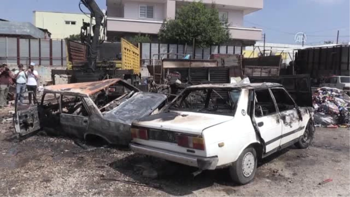 Adana\'da iki hurda otomobil yandı