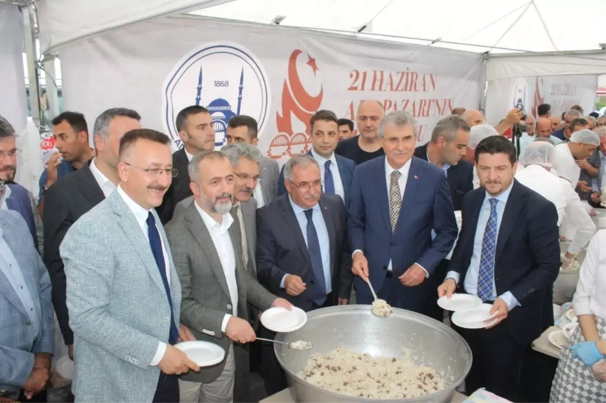 Adapazarı\'nın Düşman İşgalinden kurtuluşu nedeniyle pilav ikram edildi