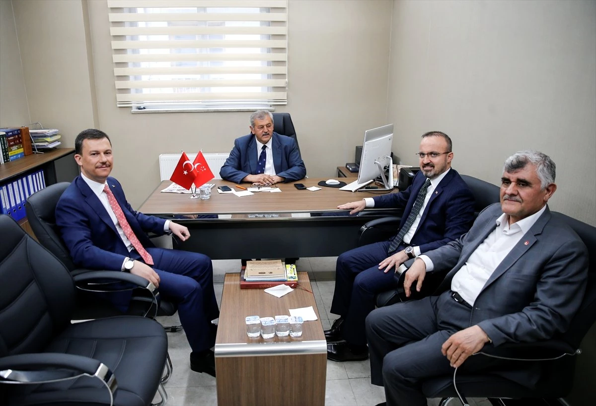 AK Parti Grup Başkanvekili Bülent Turan ve Genel Sekreter Fatih Şahin, Saadet Partisi Genel...