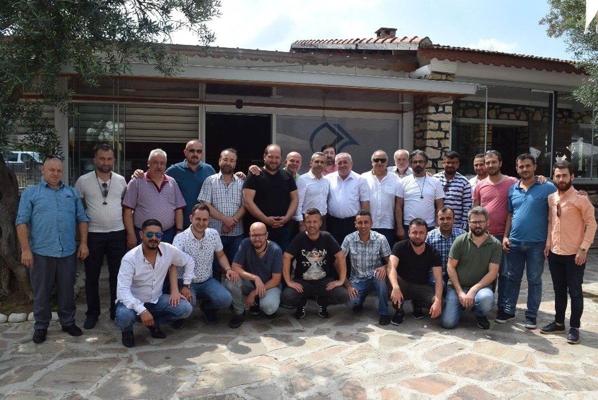 Aliağalı berberler kahvaltıda buluştu