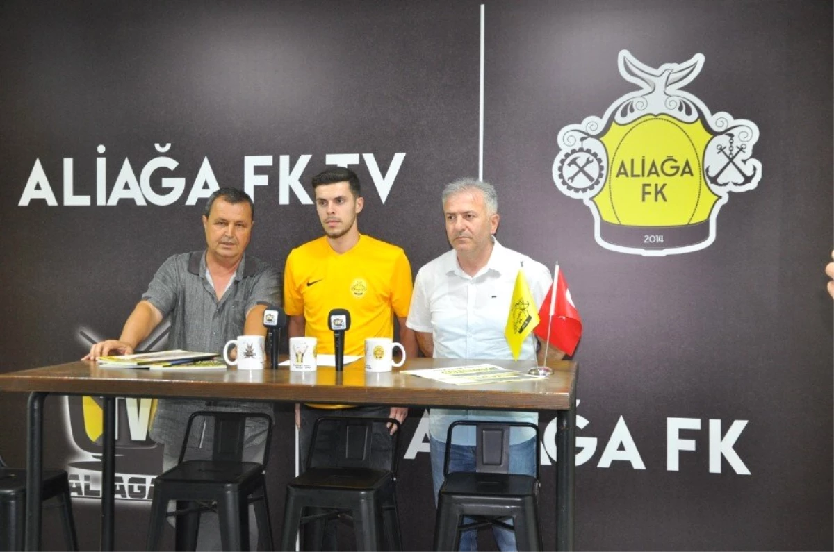 Aliağaspor FK\'da Güray Kula ve Aykut Geçmen imzaladı