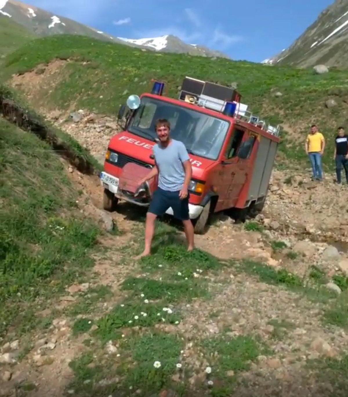 Alman turistin yardımına Rizeli gençler yetişti