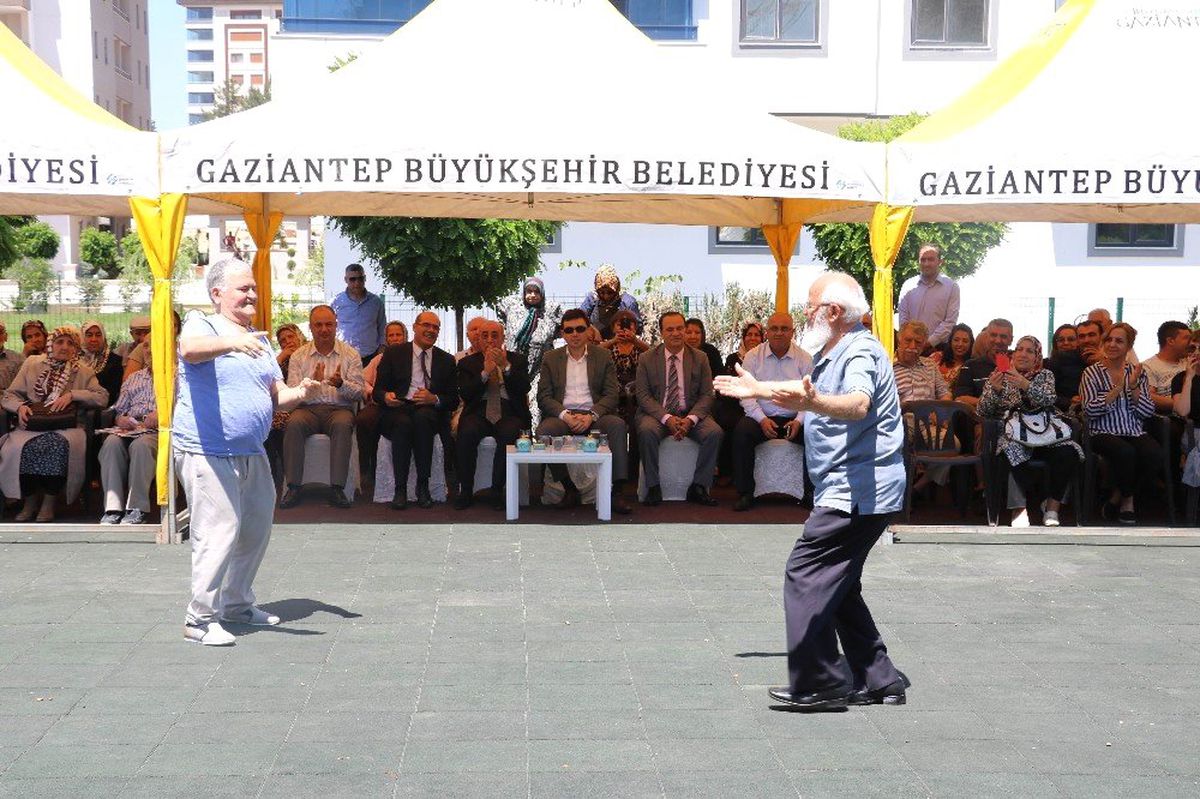 Alzheimer hastaları profesyonel dansçıları aratmadı