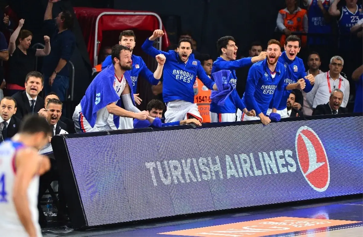 Anadolu Efes ligde 14. kez şampiyon oldu