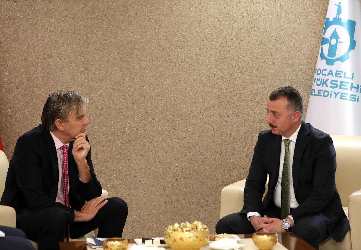 Başkan Büyükakın Hollanda Başkonsolosu\'nu ağırladı
