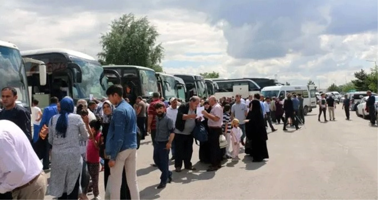 AK Parti mensubu Sivaslı vatandaşlar, Binali Yıldırım\'a destek için 100 otobüsle İstanbul\'a geliyor