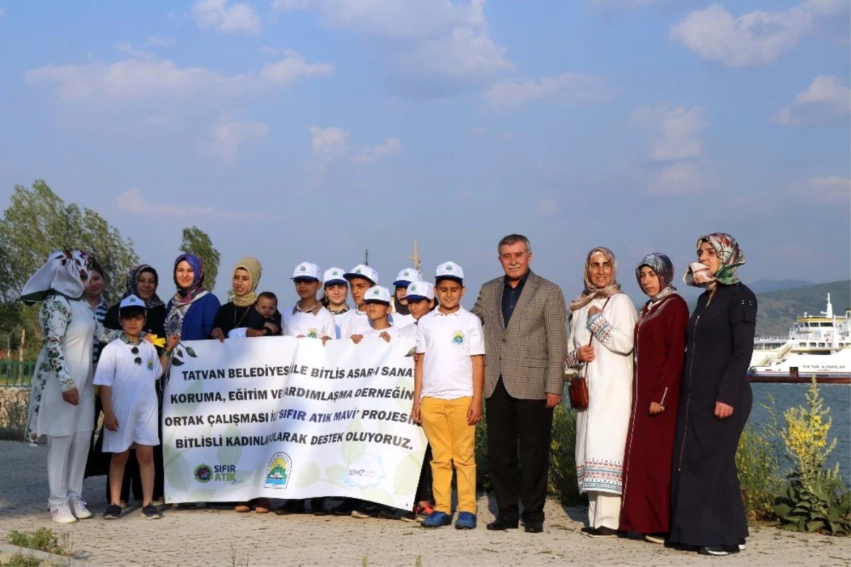 Bitlisli kadınlardan Emine Erdoğan\'a destek
