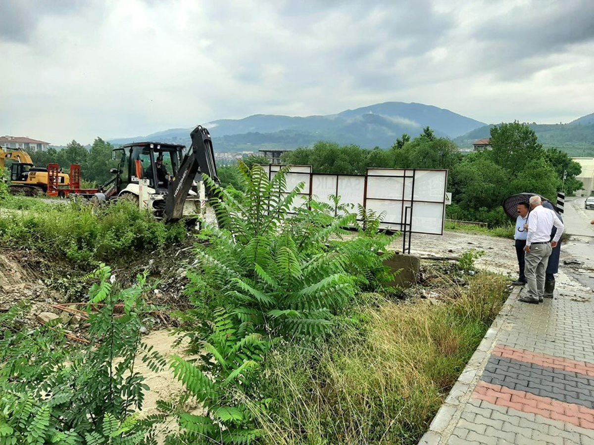 Devrek Belediyesi ekipleri görev başında