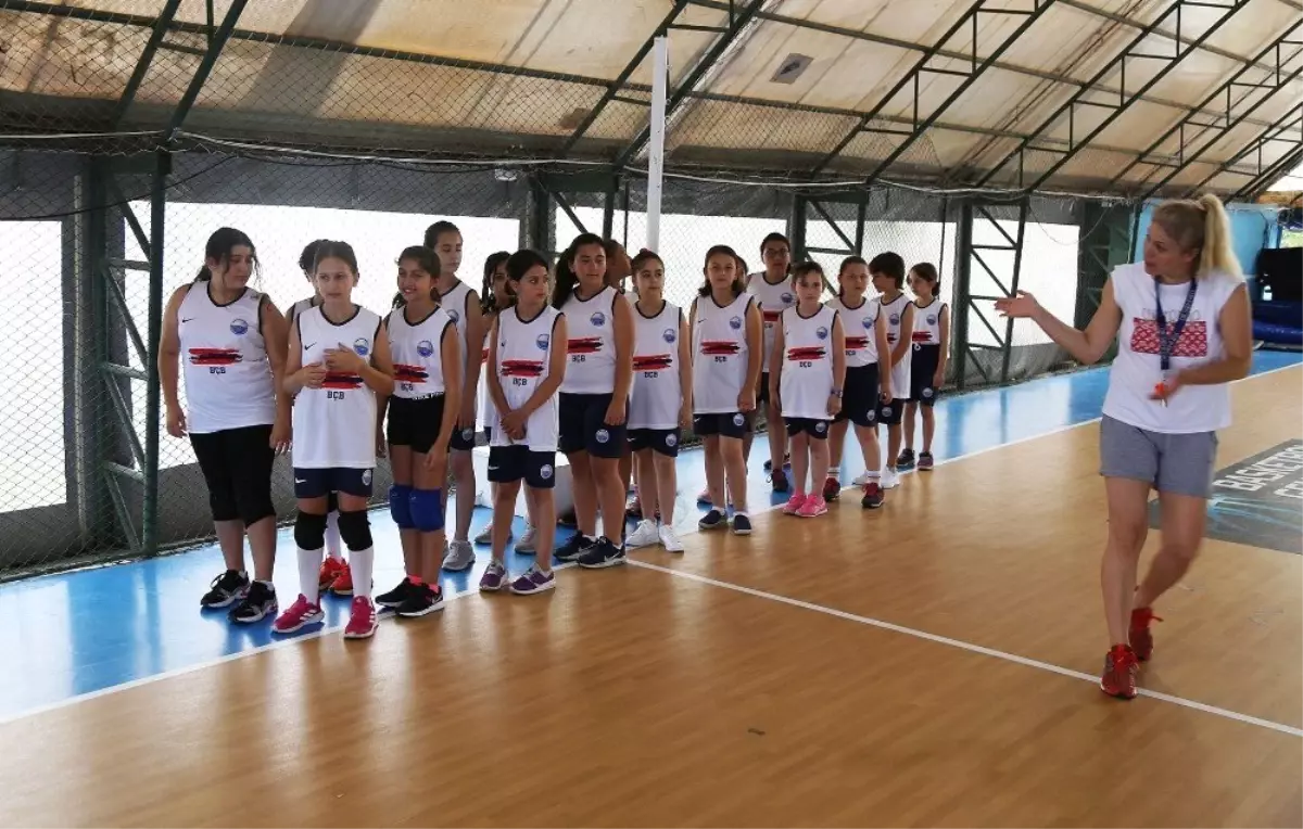 Geleceğin yıldız sporcuları, Büyükçekmece Spor Akademisi\'nde yetişiyor