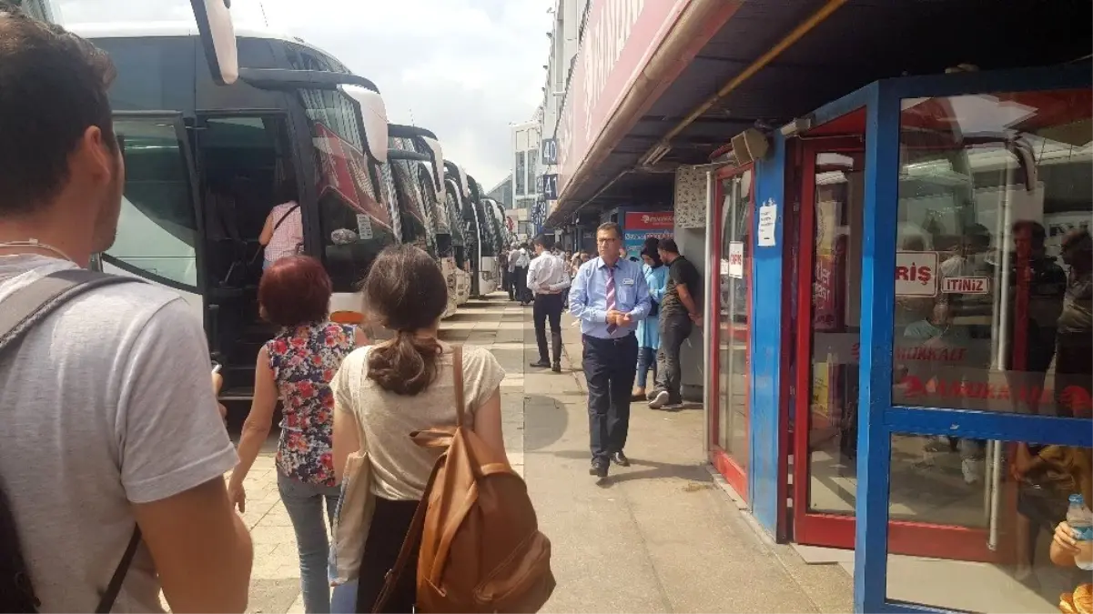 İstanbul 15 Temmuz Demokrasi Otogarı\'nda seçim yoğunluğu