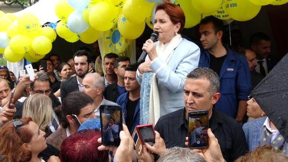İYİ Parti Genel Başkanı Akşener Şile\'de konuştu