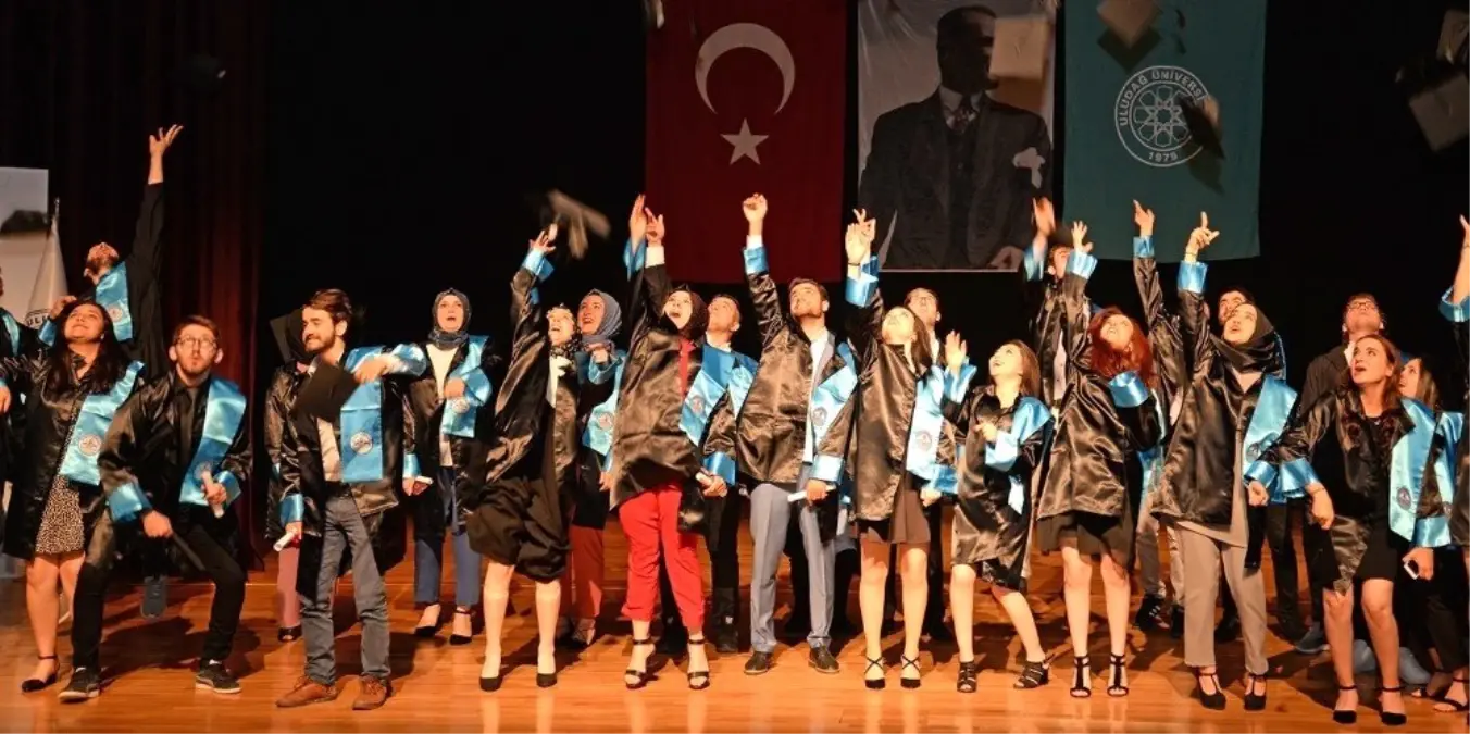 Keles MYO\'da mezuniyet coşkusu