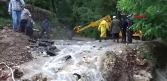 MERSİN Silifke'de sağanak yağış, sele yol açtı