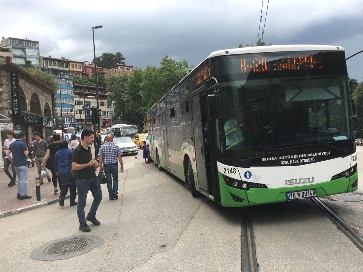 (Özel) Otobüs önce çarptı, sonra kaçtı