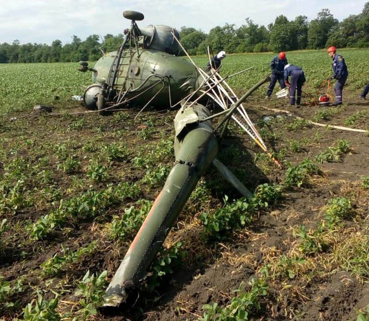 Rusya\'da helikopter düştü, pilot öldü