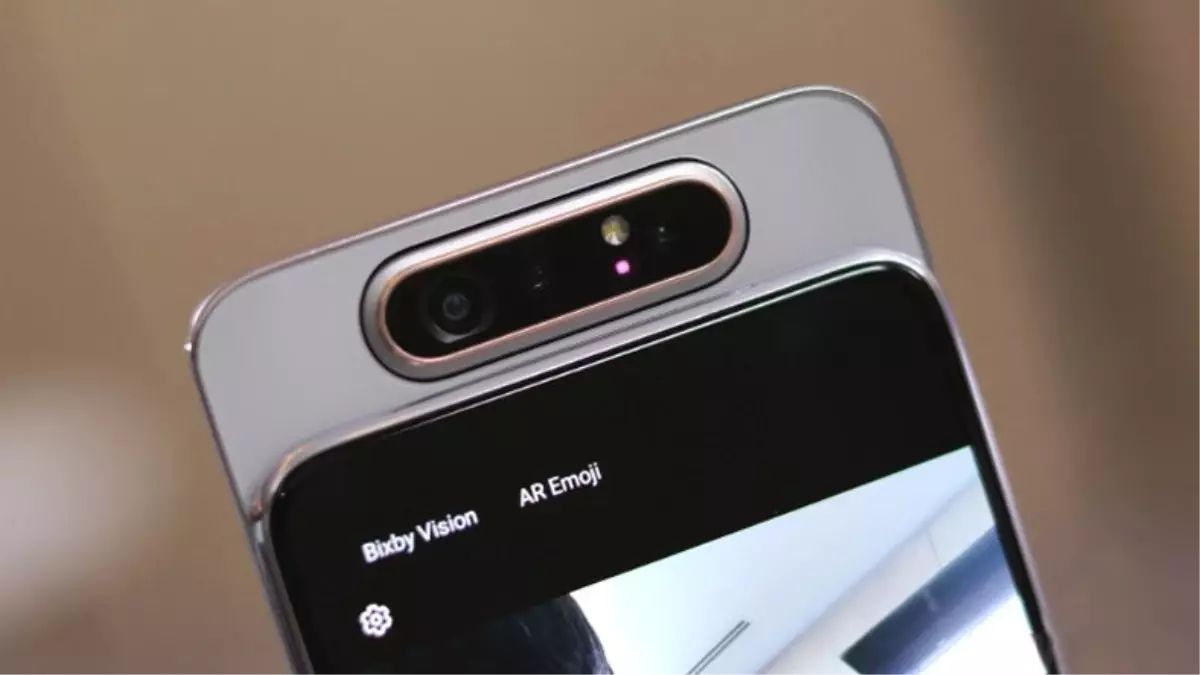 Samsung Galaxy A90, 32 Megapiksel Arka Kamera ve 5G Desteğiyle Gelecek