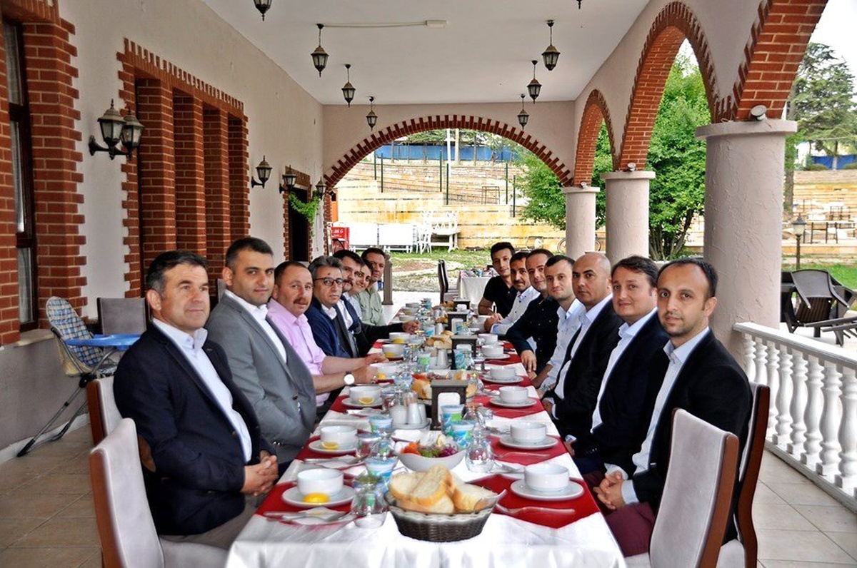 Tayinleri çıkan başsavcı ve jandarma komutanına veda yemeği