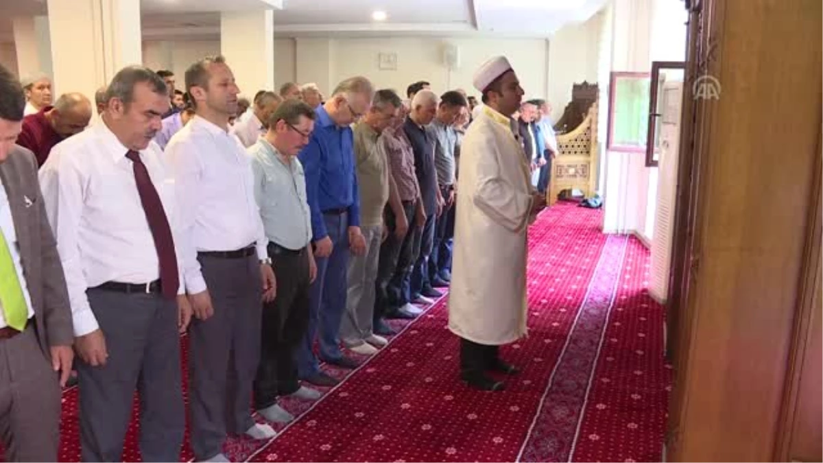 Uygur Türkü Nurmuhammed Tohti için gıyabi cenaze namazı