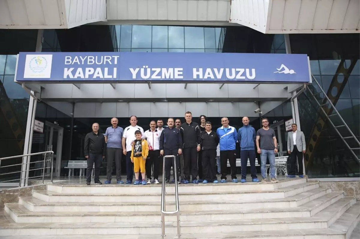 Yarı olimpik yüzme havuzu tadilatı tamamlandı ve yeniden kullanıma açıldı