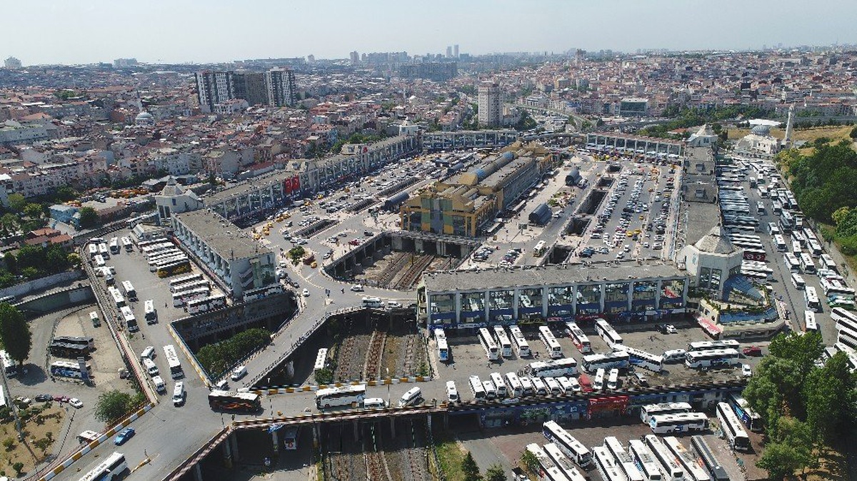 15 Temmuz Esenler Demokrasi Otogarı\'nda seçim yoğunluğu havadan görüntülendi