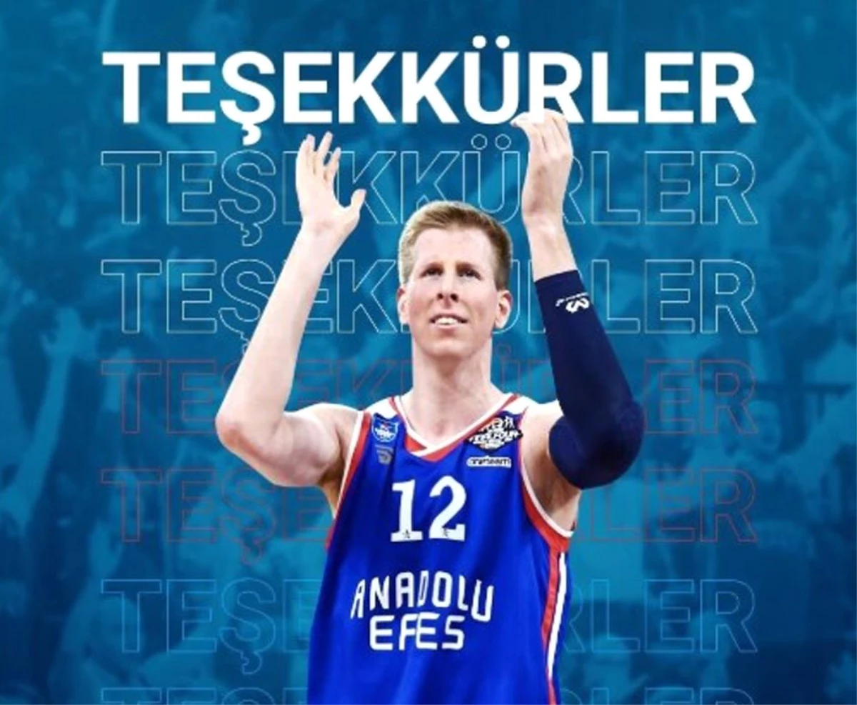 Anadolu Efes, Brock Motum\'a teşekkür etti