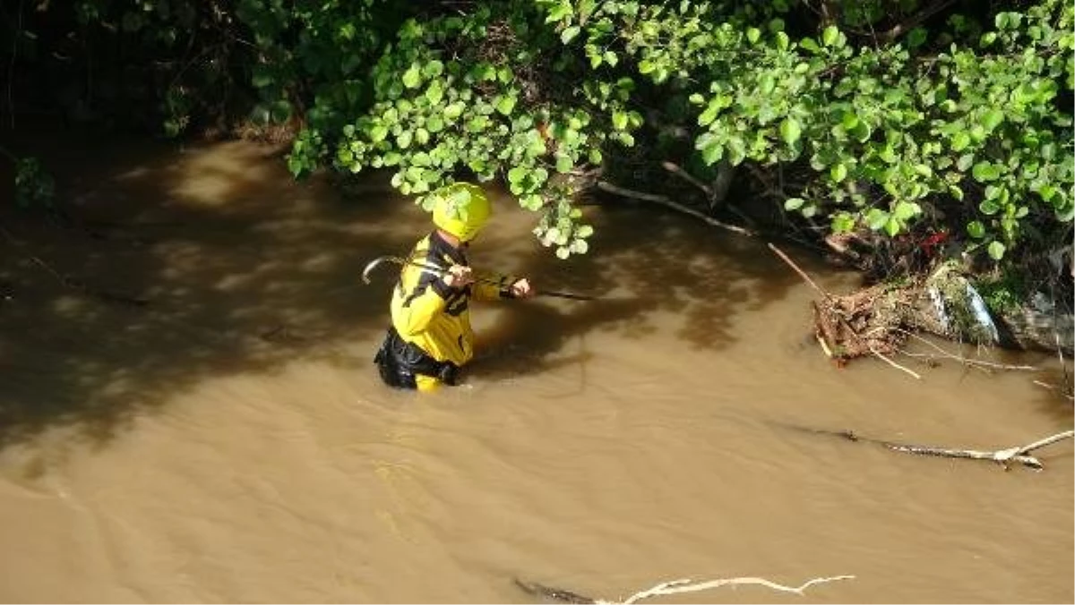Araklı\'daki sel felaketinde kayıp 3 kişi aranıyor