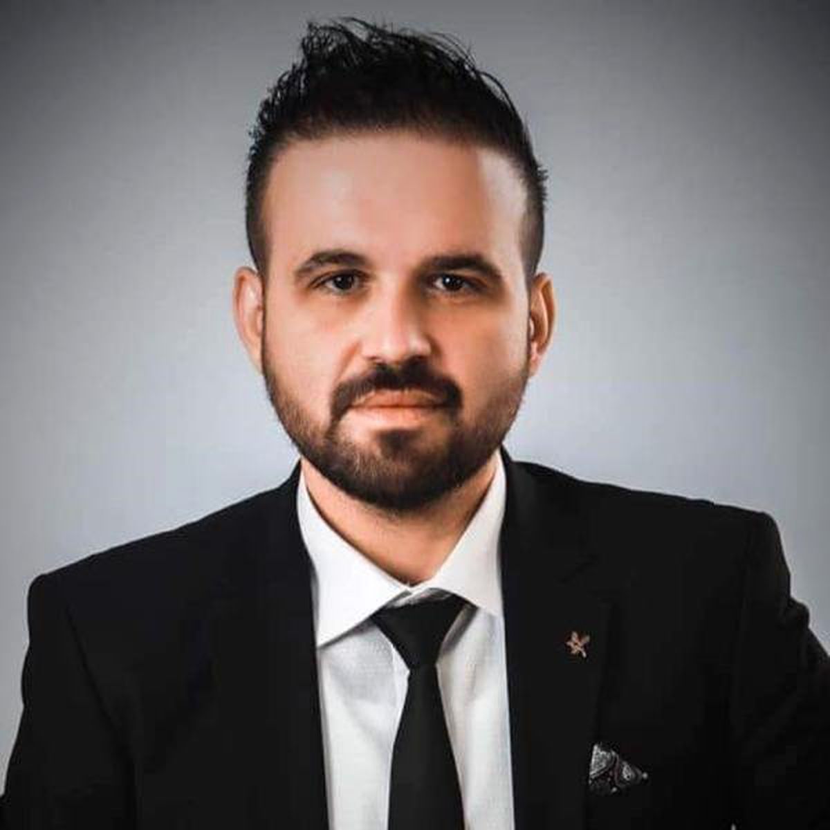 Bilgisayar tamircisi kendini astı