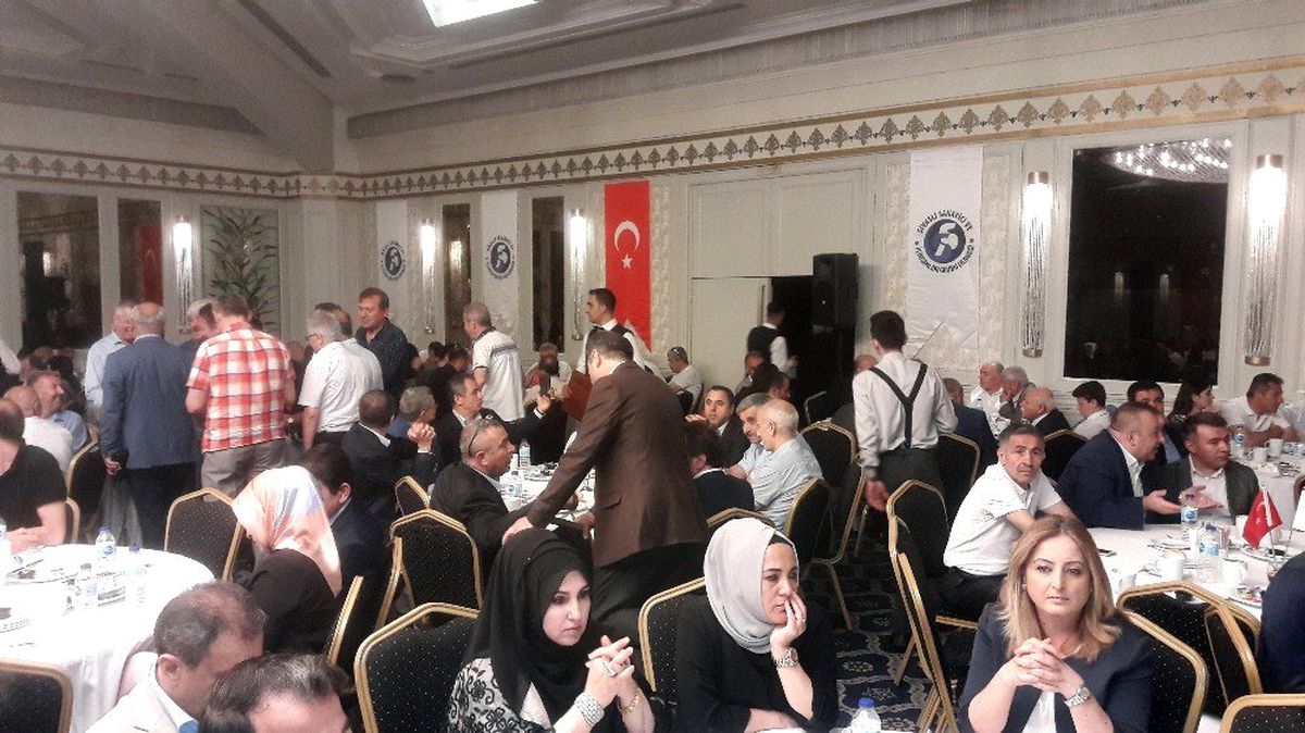 Binali Yıldırım Sivaslı iş insanlarıyla bir araya geldi
