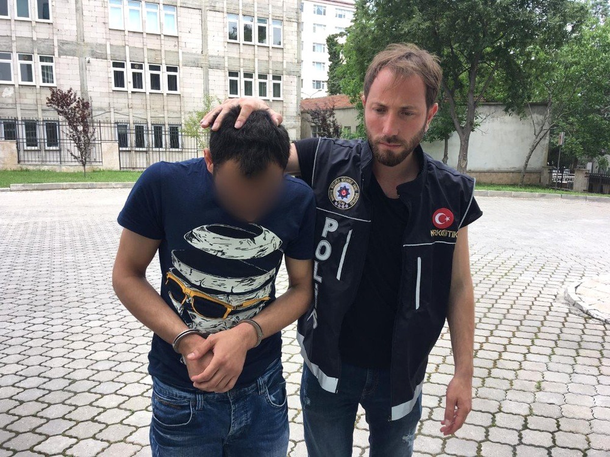 Bonzai sattığı gerekçesiyle gözaltına alındı