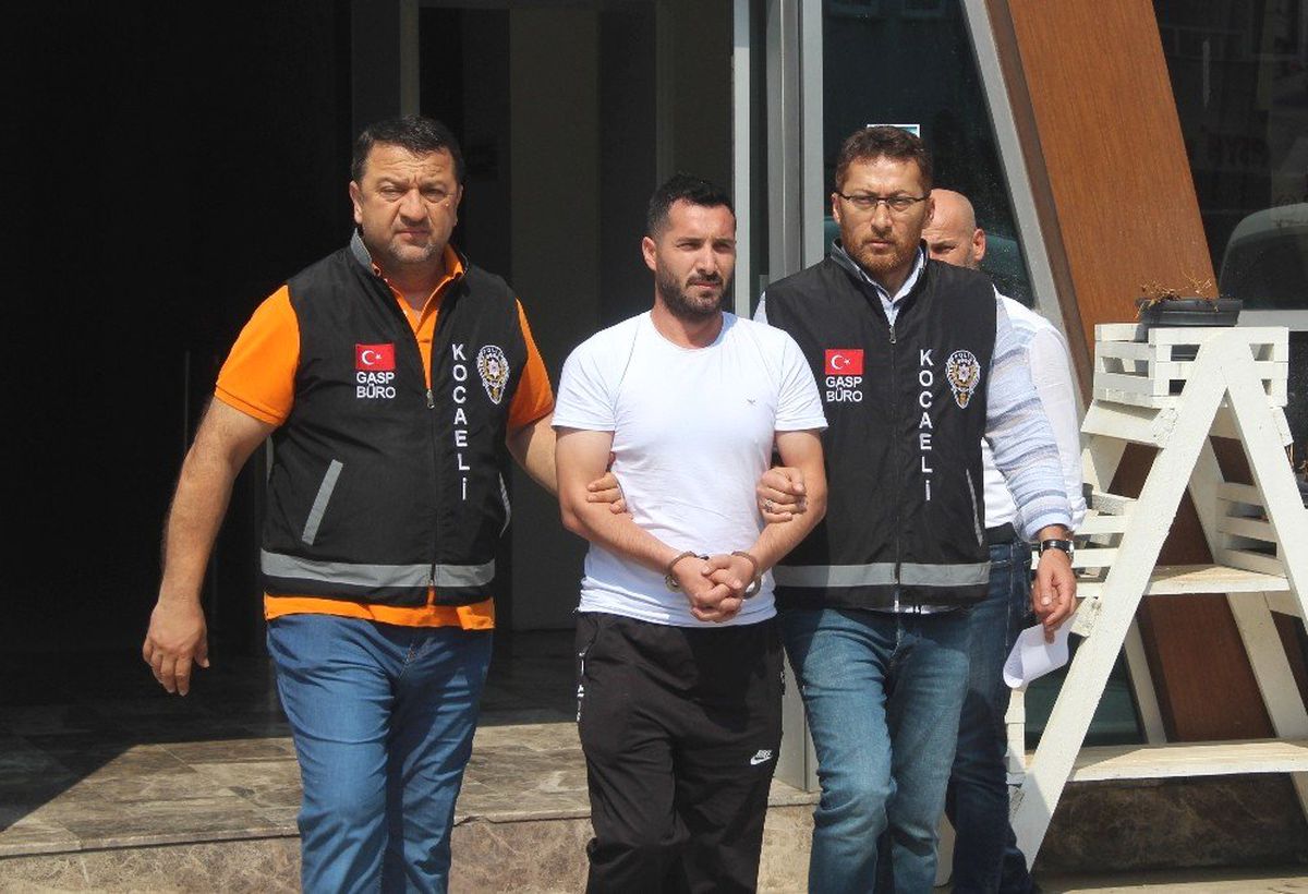 Eski iş arkadaşlarını silahla yaralayan şahıs yakalandı