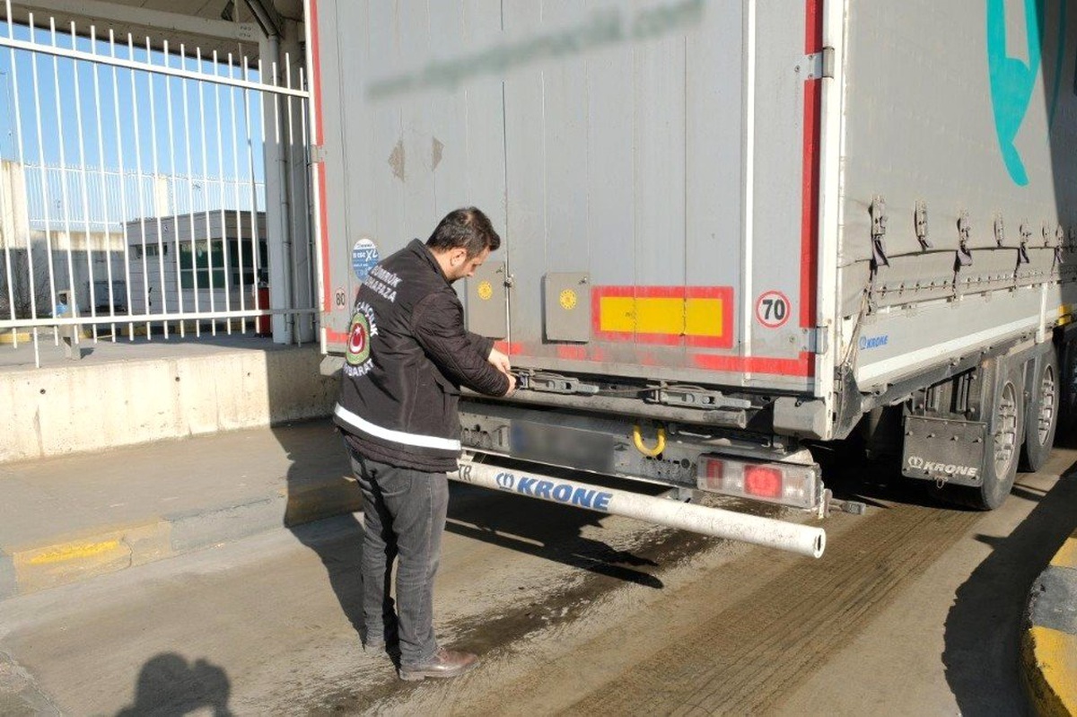 Gümrük Muhafaza Ekipleri yaklaşık 13 milyonluk eşya kaçakçılığını ortaya çıkardı