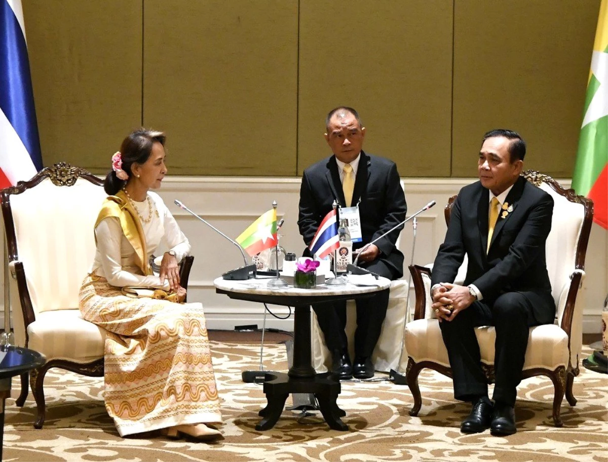 Güneydoğu Asya liderleri Bangkok\'ta bir araya geldi