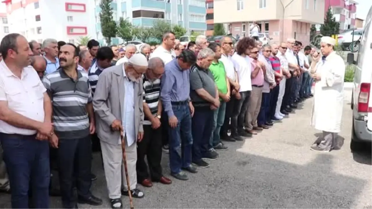 Hayrettin Karaca\'nın eski şoförü toprağa verildi