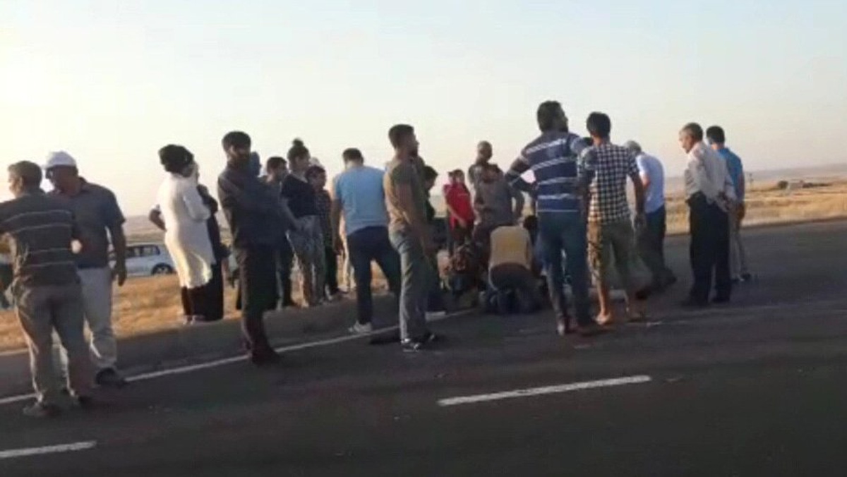 İpek yolunda otomobil ile motosiklet çarpıştı: 1 ölü